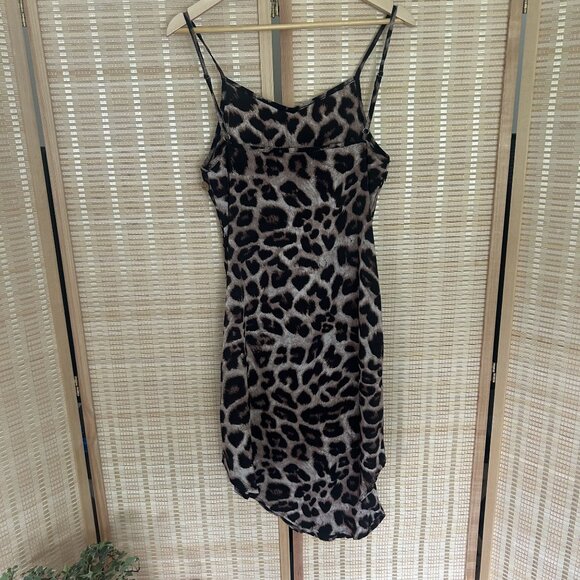 Leopard Print Sleeveless Midi Slip Dress With Side Button Details - Picture 10 of 10